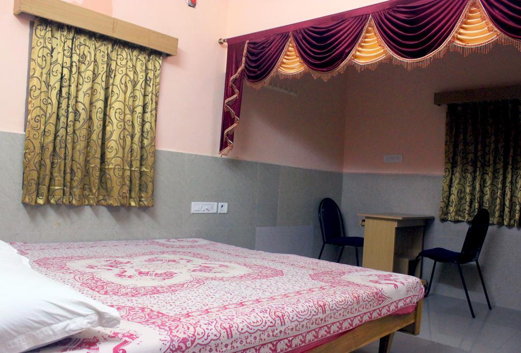 Vinodhara Guest House Mamallapuram Oda fotoğraf