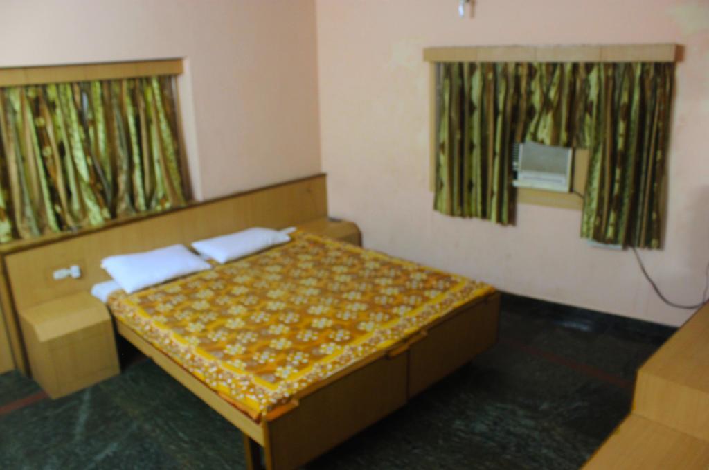 Vinodhara Guest House Mamallapuram Oda fotoğraf