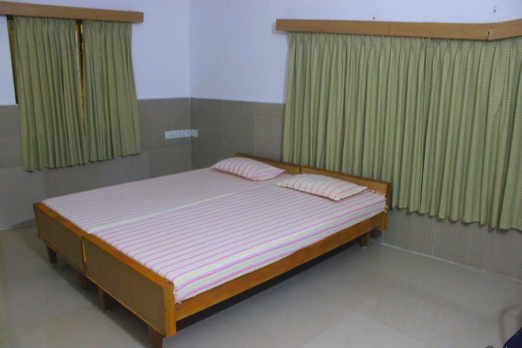 Vinodhara Guest House Mamallapuram Oda fotoğraf